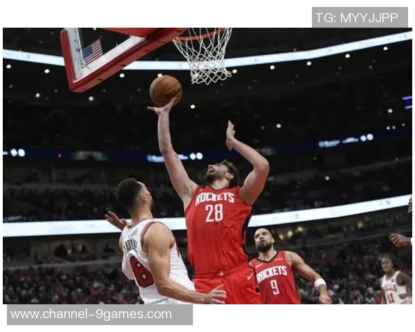 太阳队半场领先独行侠10分布克表现出色贡献16分狄龙助攻3次表现抢眼