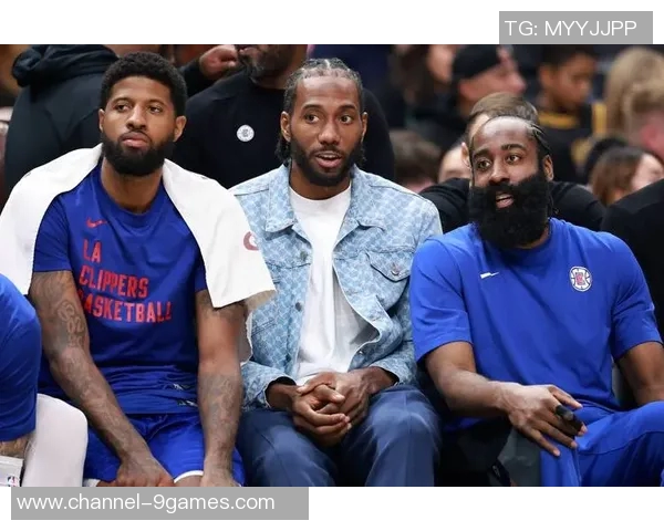 雷霆迎战快船明年首轮签AJ迪班萨现场观战状元大热